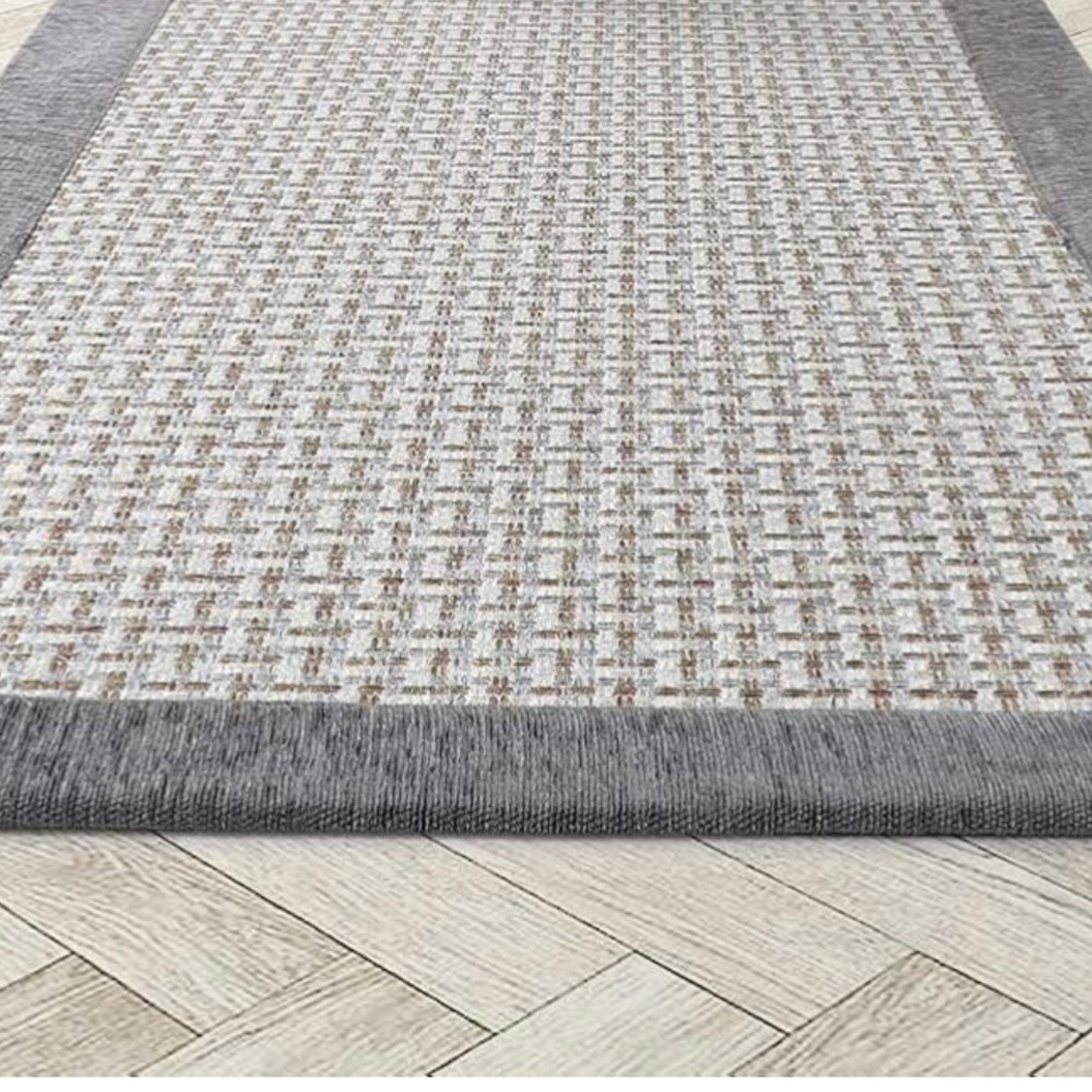 Multi Colored Accent Throw Rug 39 x 23 kitchen , bath, living room.